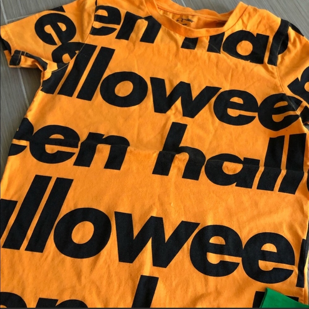 Boys Halloween T-shirt size L 10/12